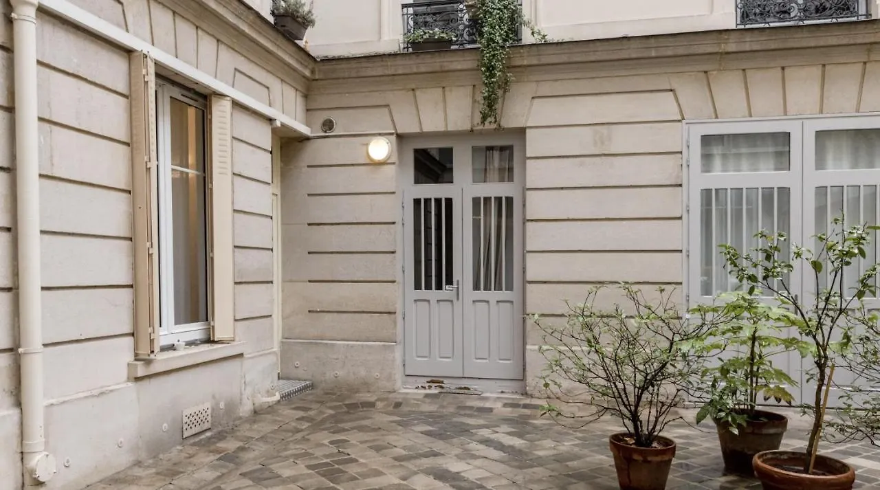 Charming Parisian Apartment - 50 M2 - Trendy 9Th District  Paris